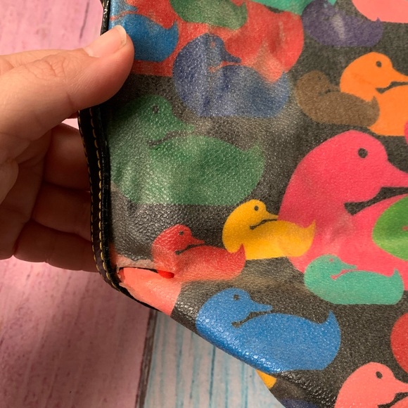 DOONEY & BOURKE Vintage Y2K βWonder Duckβ Multicolor Duck Print Rainbow Tote - Picture 7 of 14